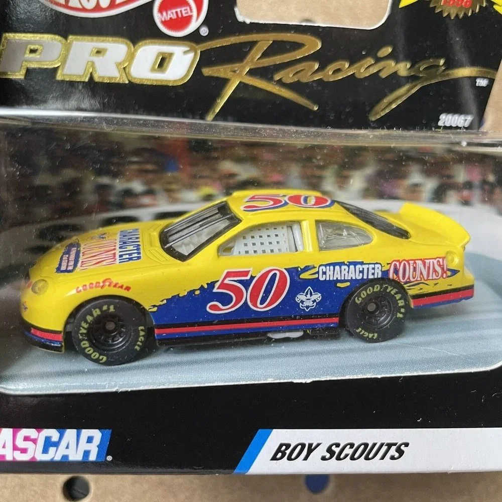 New 1998 Team Hot Wheels 1:24 Pro Racing NASCAR Boy Scouts #50 Diecast